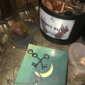 Museum of Witchcraft and magic UK keys necklace in pewter with chain never worn